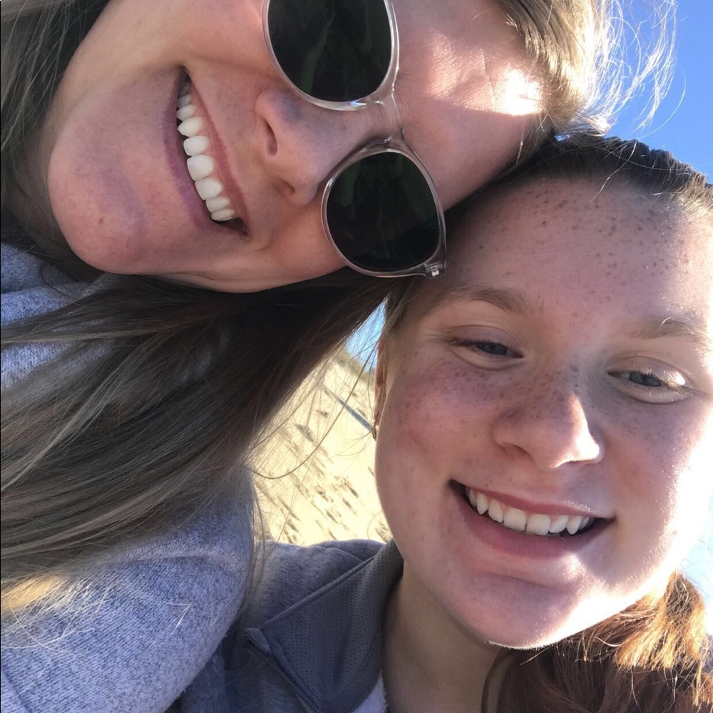 Meet your Posher, Abigail